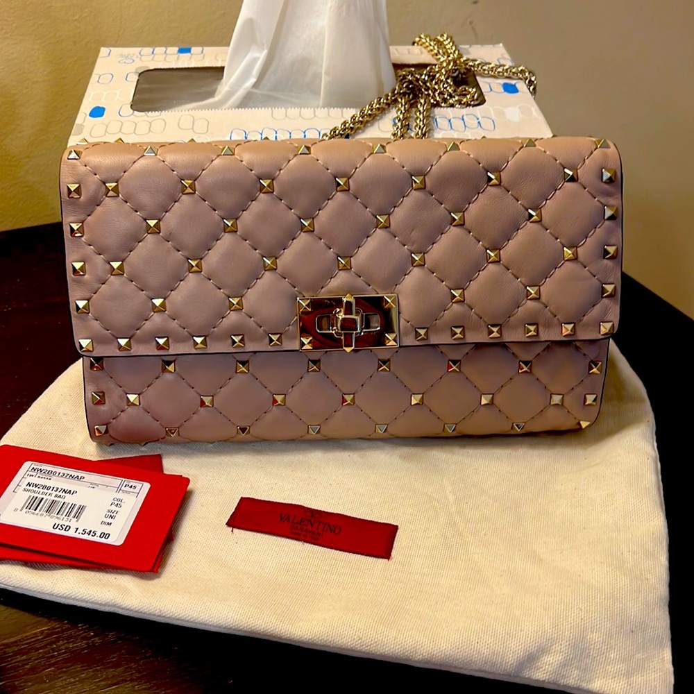 Valentino garavani shoulder bag new with tags. Comes with tags and dust bag